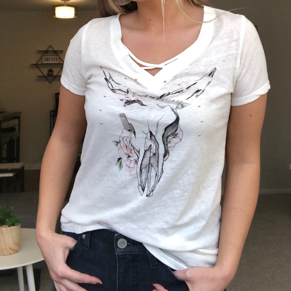 Graphic tee - Picture 2 of 5